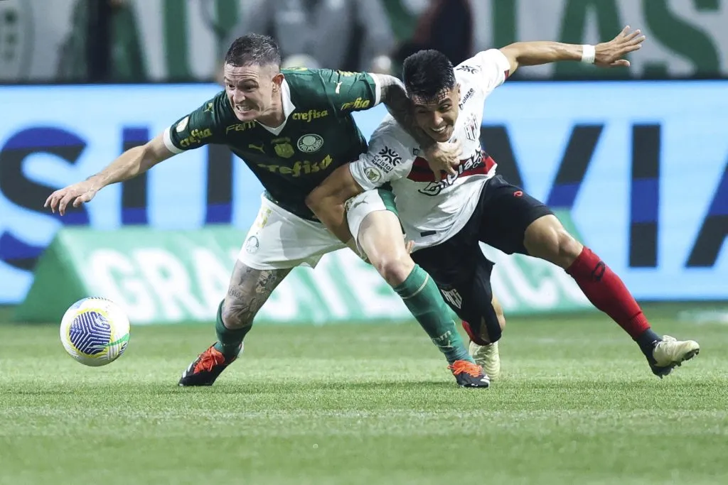 Anibal Moreno brilló en el Racing de Gago.