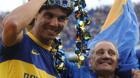 Rafael Nadal, con la camiseta de Boca en La Bombonera.