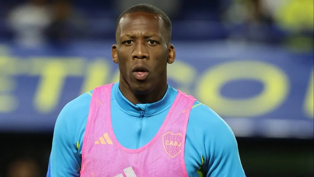 Luis Advíncula podría regresar a la titularidad en Boca.