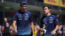 Alex Albon, junto a Franco Colapinto, ambos pilotos de Williams.