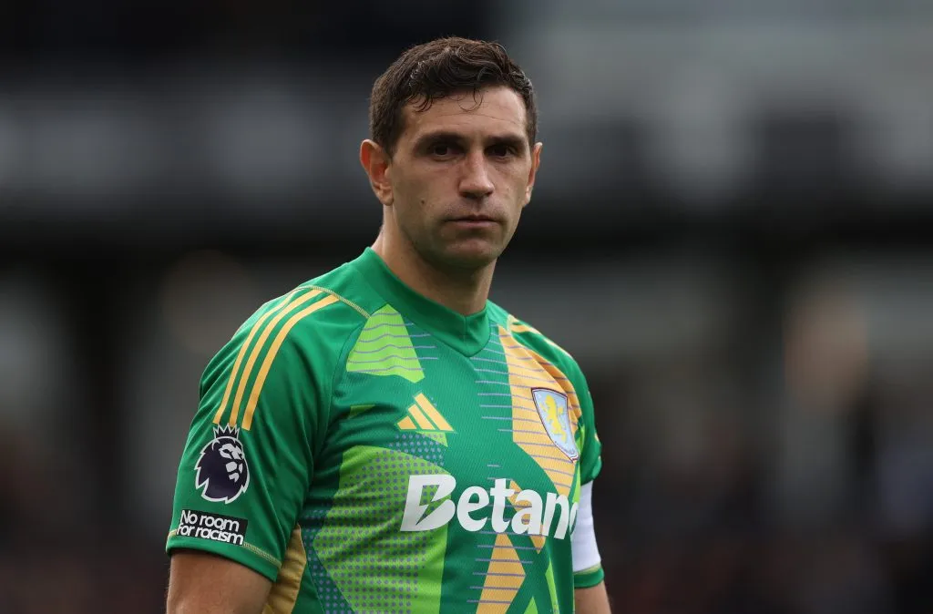 Emiliano Martínez se perderá los duelos ante Venezuela y Bolivia.