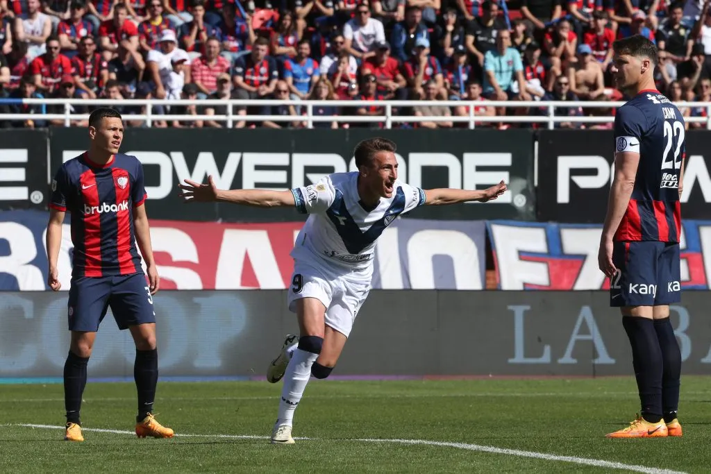 Los goles de Romero, claves en el andar del Vélez de Quinteros (Getty)