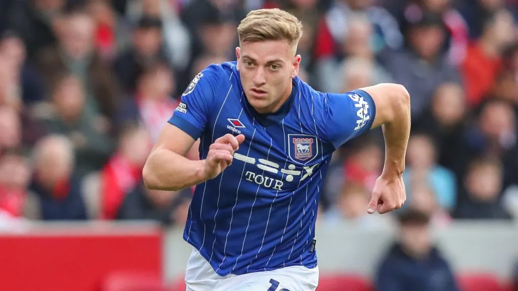 Liam Delap, un delantero con cualidades muy atractivas para los grandes equipos.