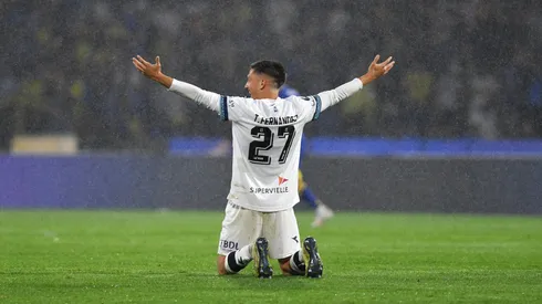 Thiago Fernández festeja la victoria de Vélez contra Boca Juniors en la semifinal de la Copa Argentina 2024.