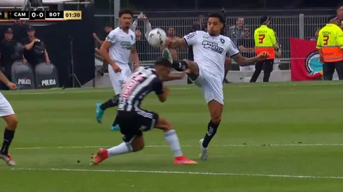 Gregore fue expulsado por una dura patada a Vera.