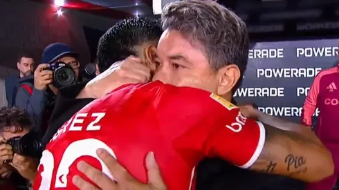 El abrazo entre Enzo Pérez y Marcelo Gallardo.