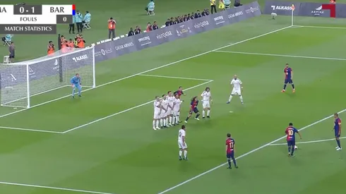 Ronaldinho marcó un golazo en un encuentro amistoso.