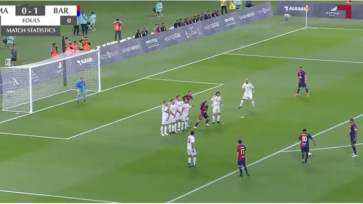 Ronaldinho marcó un golazo en un encuentro amistoso.