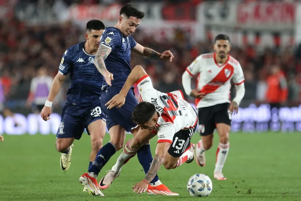 Rodrigo Echeverría jugó un gran partido ante River en el Monumental y marcó el gol del empate.