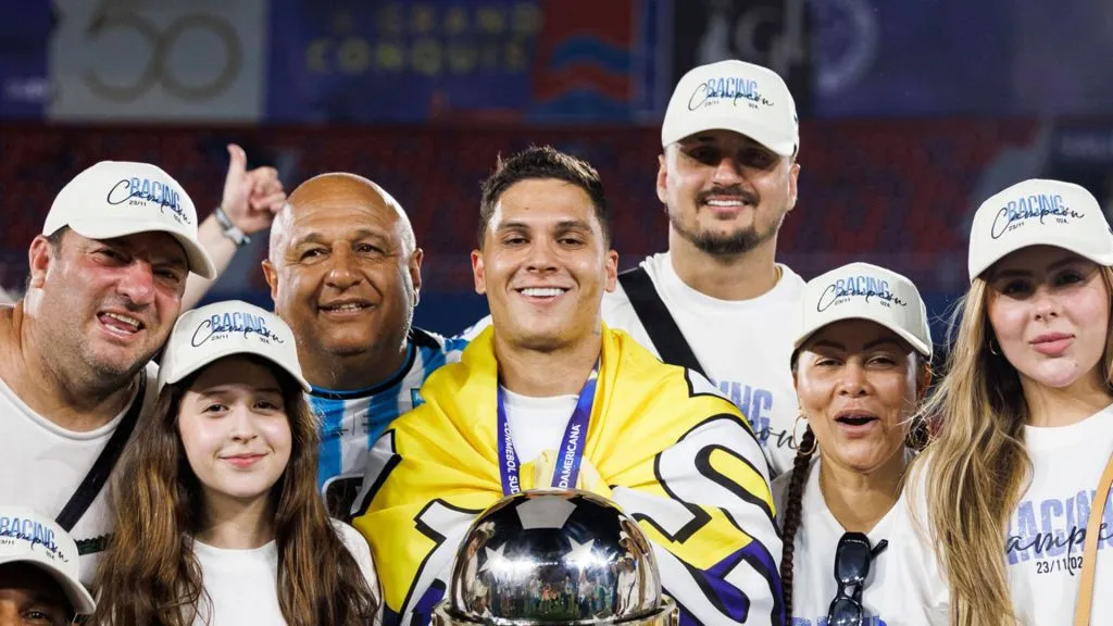 Juanfer Quintero regresa a Colombia con permiso de Racing.