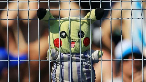 El Pikachu con los colores de Racing en la final de la Copa Sudamericana 2024. (X @AldoAcade)