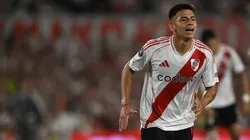 Claudio Echeverri con la camiseta de River.