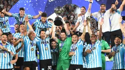 Racing oficializó la compra de Santiago Sosa