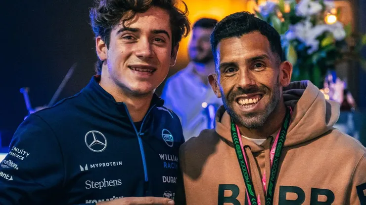 Tevez junto a Colapinto en el paddock. (Foto: Williams)