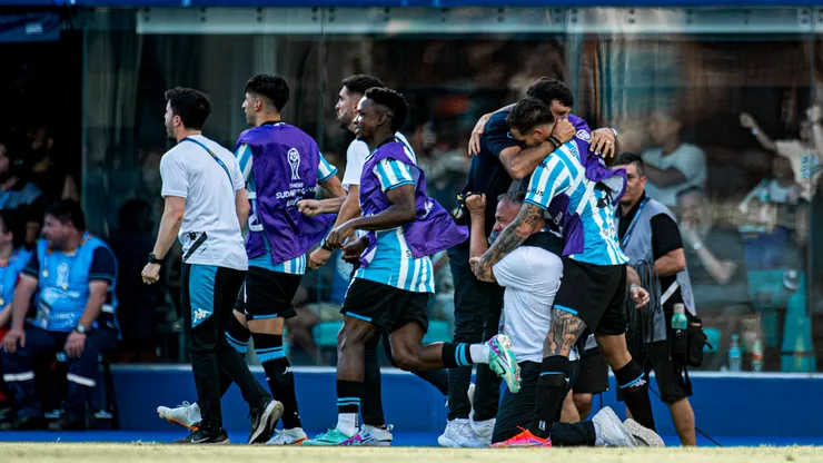 El festejo de los jugadores de Racing durante la final.