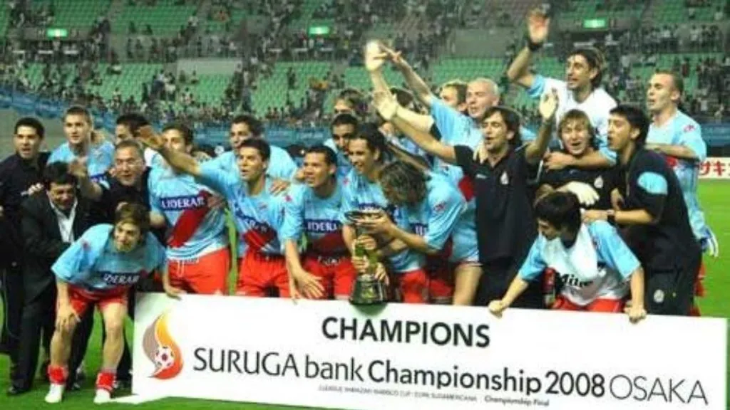 Arsenal de Sarandí fue el primer campeón de la Suruga Bank.