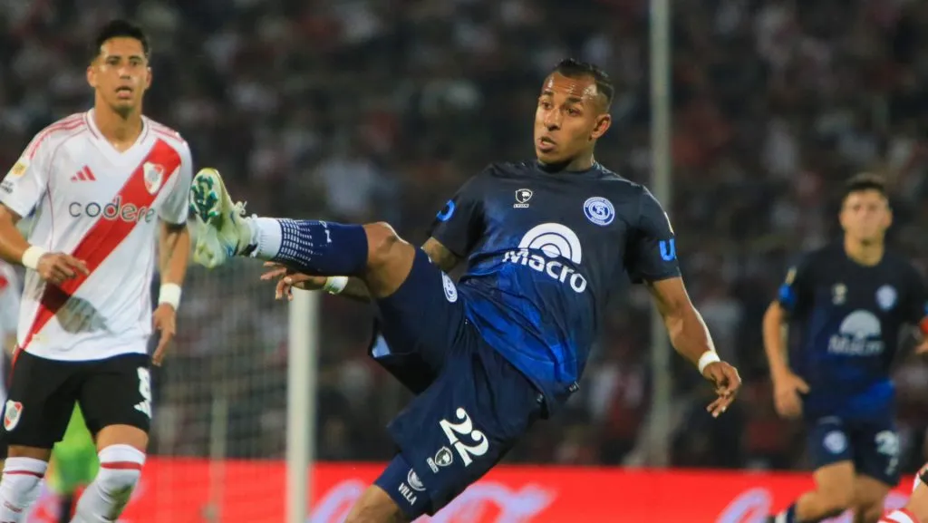 Sebastián Villa en acción.