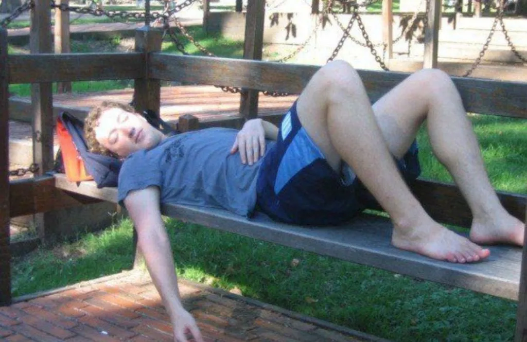 La foto viral de Mark Zuckerberg luciendo un short de Racing. (X)