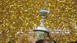 El trofeo de la Copa Libertadores.