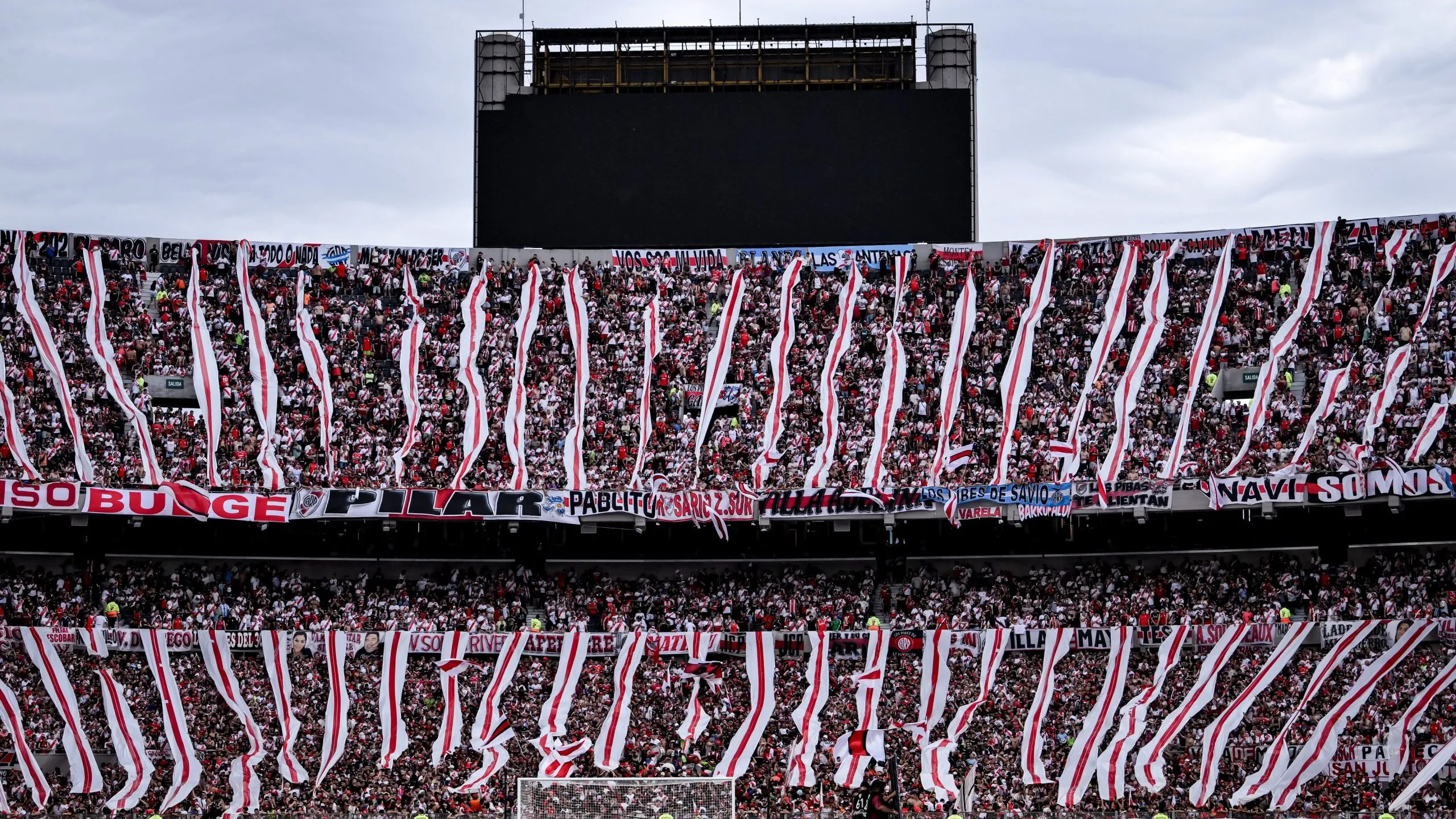Así lucían el domingo las obras de la nueva pantalla del Monumental.
