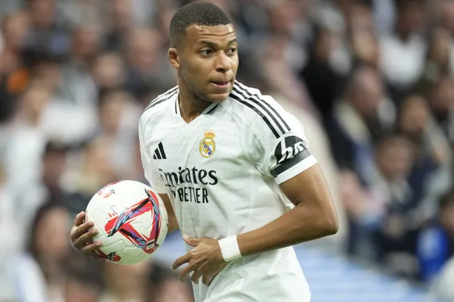Oportunos comentarios de Cristiano Ronaldo, justo cuando Mbappé tiene problemas con la selección. IMAGO
