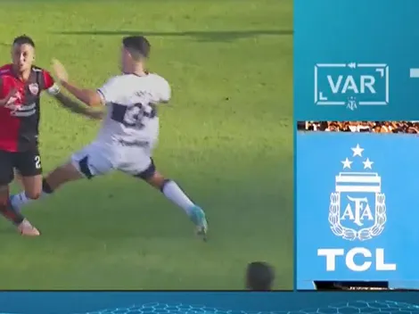 Jugada histórica: el VAR expulsó a dos futbolistas en la misma acción en Gimnasia vs. Newell's