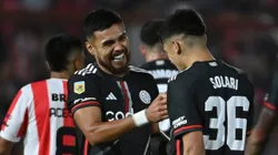 River sufrió defensivamente, pero le ganó a Instituto y quiere pelear hasta el final
