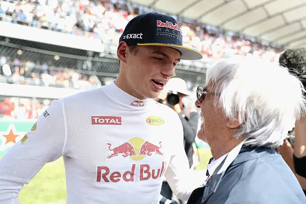 Ecclestone junto a Max Verstappen.