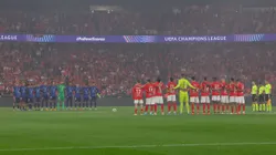 Minuto de silencio en la UEFA Champions League.