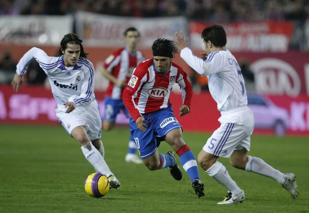 Agüero y Gago: compañeros en la Selección Argentina, rivales en Madrid.