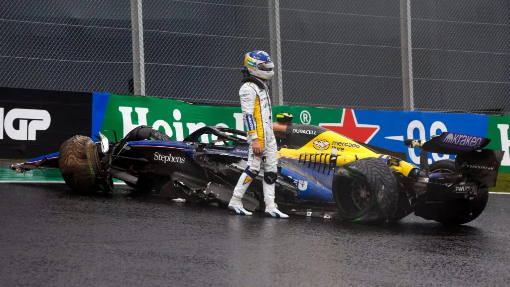 Colapinto se pegó en Brasil 2024. Uno de los tantos accidentes del GP bajo la lluvia.