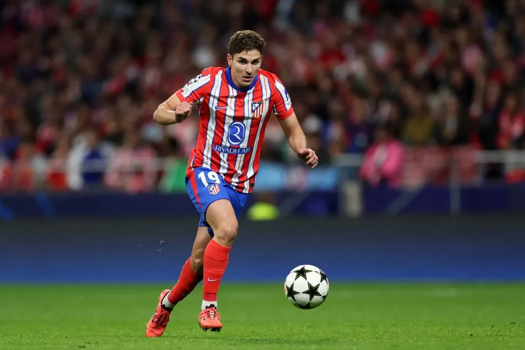 Julián Álvarez en acción.