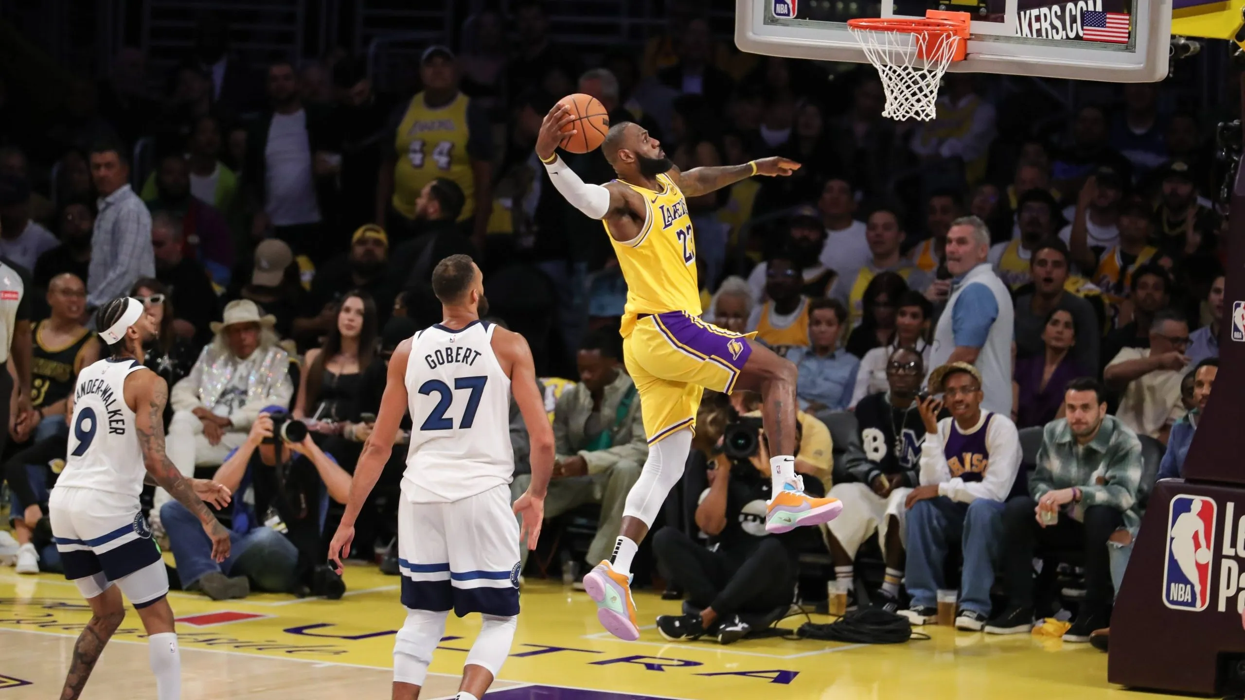 LeBron sigue siendo el Rey de la NBA. IMAGO