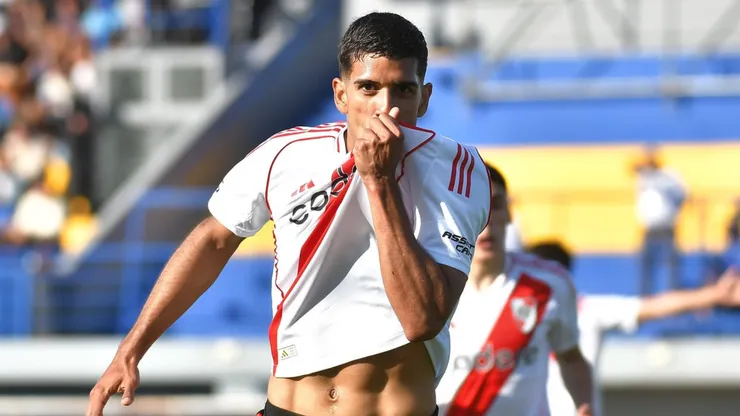 Tomás Nasif celebrando ante Boca.
