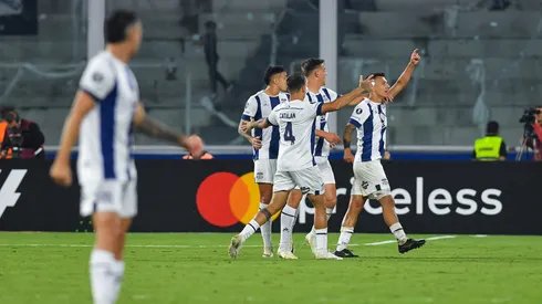 Talleres sigue prendido en la pelea.