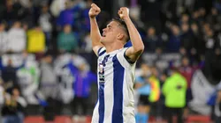 Federico Girotti festejando su gol en el partido de Copa Argentina entre Talleres y Colón.