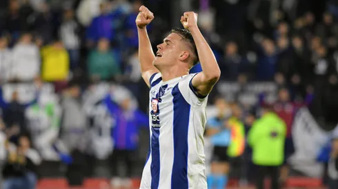 Federico Girotti festejando su gol en el partido de Copa Argentina entre Talleres y Colón.