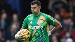 Dibu pidió el cambio y no salió al segundo tiempo