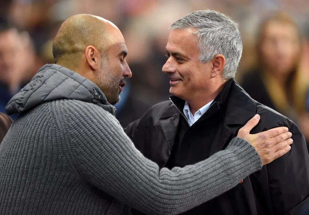 Guardiola y Mourinho también fueron rivales en el clásico de Manchester.