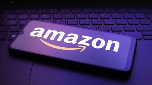 Technology Companies Logos The Amazon logo appears on the screen of a smartphone in Reno, United States, on December 5, 2024. Reno United States PUBLICATIONxNOTxINxFRA Copyright: xJaquexSilvax originalFilename: avils-notitle241205_npSk1.jpg