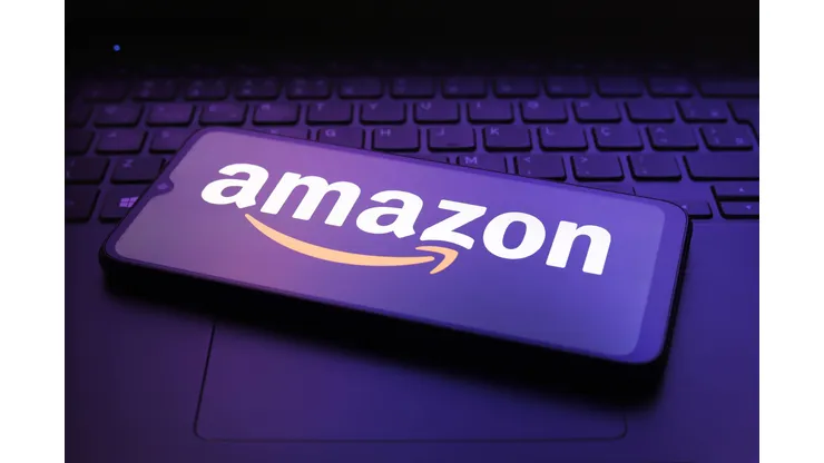 Technology Companies Logos The Amazon logo appears on the screen of a smartphone in Reno, United States, on December 5, 2024. Reno United States PUBLICATIONxNOTxINxFRA Copyright: xJaquexSilvax originalFilename: avils-notitle241205_npSk1.jpg
