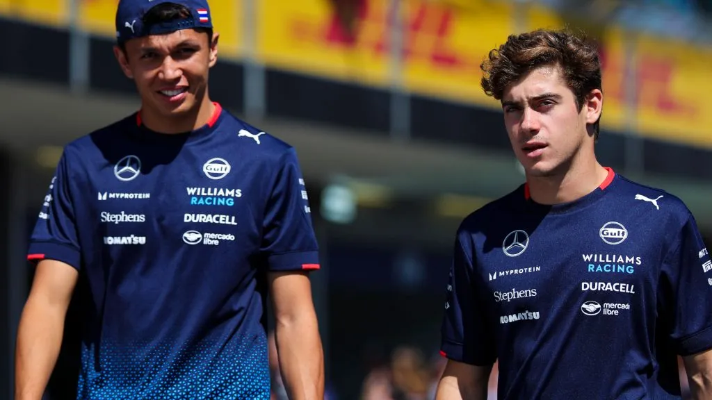 Alex Albon junto a Franco Colapinto.
