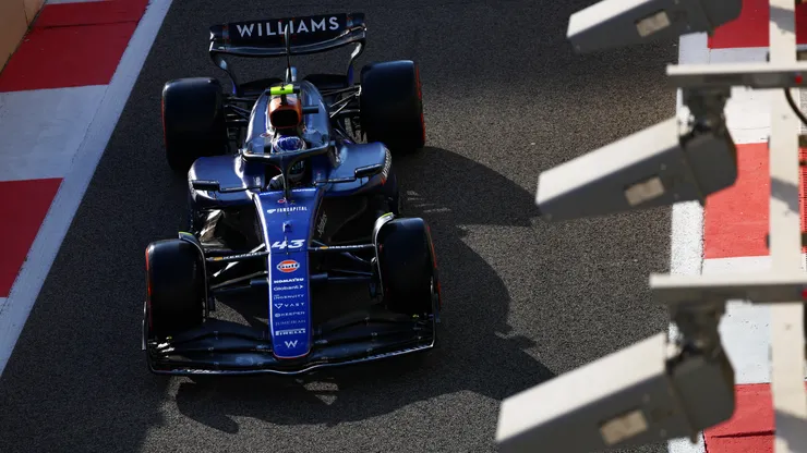 Franco Colapinto en Abu Dhabi a bordo de su Williams