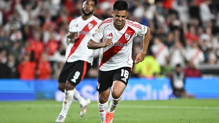 Pity Martínez celebra su gol ante Rosario Central.