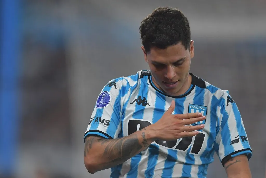Juan Fernando Quintero tiene contrato con Racing hasta diciembre de 2025.