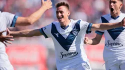 Braian Romero festeja su gol para Vélez en el partido contra San Lorenzo, en la fecha 14 de la Liga Profesional 2024.