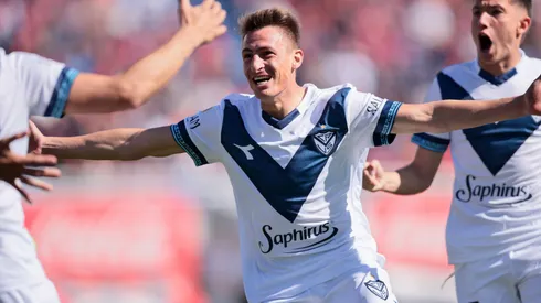 Braian Romero festeja su gol para Vélez en el partido contra San Lorenzo, en la fecha 14 de la Liga Profesional 2024.