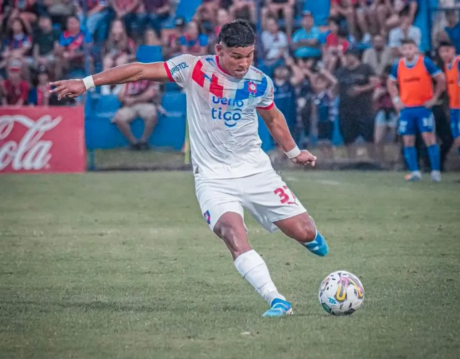 Pedro León, la joya paraguaya que interesa en Manchester United.