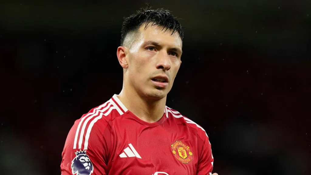 El Manchester United quiere asegurarse la continuidad de Lisandro Martínez. (Getty)
