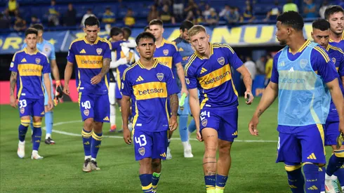 Los jugadores de Boca, tras el empate ante Independiente.